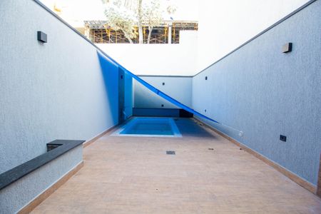 Casa à venda com 192m², 3 quartos e 3 vagas Casa à venda com 192m², 3 quartos e 3 vagasÁrea de Serviço e Piscina