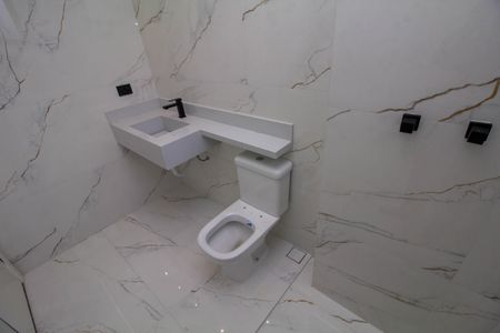 Casa à venda com 192m², 3 quartos e 3 vagas Casa à venda com 192m², 3 quartos e 3 vagasBanheiro da Suíte 3