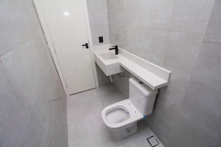 Casa à venda com 192m², 3 quartos e 3 vagas Casa à venda com 192m², 3 quartos e 3 vagasBanheiro da Suíte 2