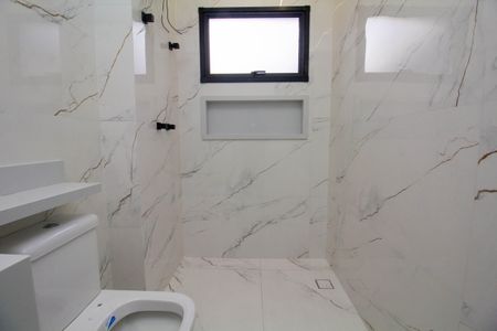 Casa à venda com 192m², 3 quartos e 3 vagas Casa à venda com 192m², 3 quartos e 3 vagasBanheiro da Suíte 3