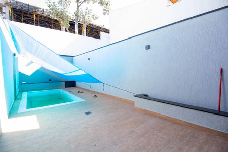 Casa à venda com 192m², 3 quartos e 3 vagas Casa à venda com 192m², 3 quartos e 3 vagasÁrea de Serviço e Quintal