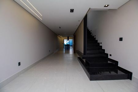 Casa à venda com 192m², 3 quartos e 3 vagas Casa à venda com 192m², 3 quartos e 3 vagasSala