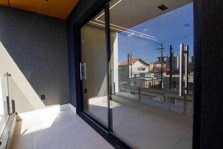 Casa à venda com 192m², 3 quartos e 3 vagas Casa à venda com 192m², 3 quartos e 3 vagasVaranda