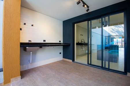 Casa à venda com 192m², 3 quartos e 3 vagas Casa à venda com 192m², 3 quartos e 3 vagasÁrea de Serviço e Quintal