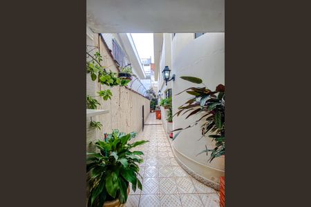 Casa à venda com 220m², 3 quartos e 2 vagasCorredor