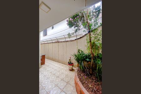 Casa à venda com 220m², 3 quartos e 2 vagasBanheiro de serviço