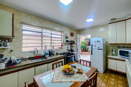 Casa à venda com 220m², 3 quartos e 2 vagasCozinha