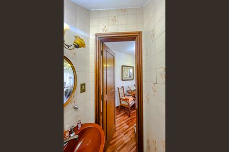 Casa à venda com 220m², 3 quartos e 2 vagasLavabo