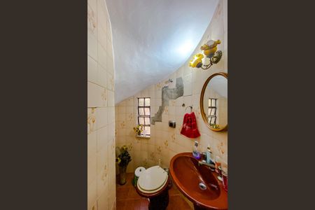 Casa à venda com 220m², 3 quartos e 2 vagasLavabo