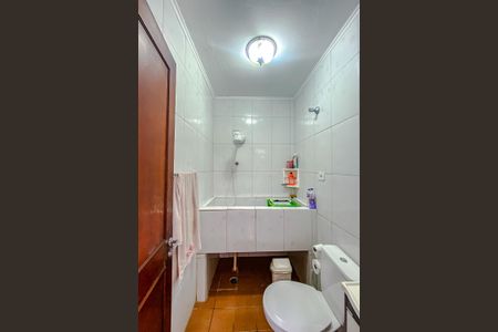 Casa à venda com 220m², 3 quartos e 2 vagasBanheiro de serviço