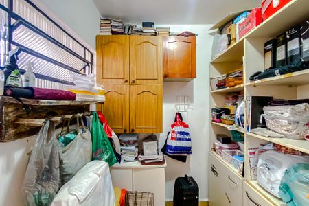 Casa à venda com 220m², 3 quartos e 2 vagasQuarto de Serviço