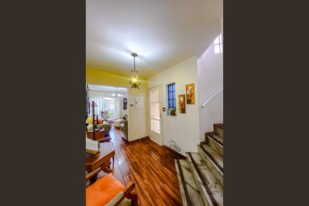 Casa à venda com 220m², 3 quartos e 2 vagasHall