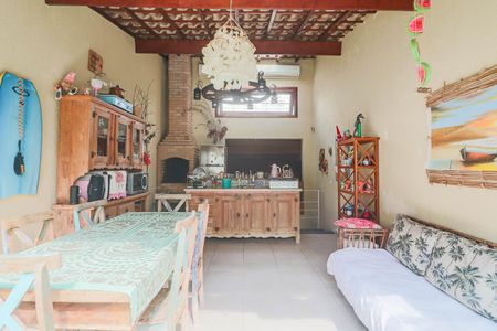 Casa à venda com 200m², 3 quartos e 1 vaga