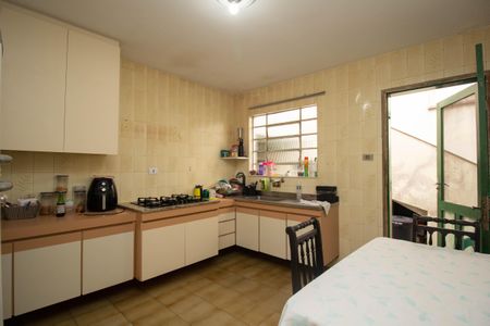 Casa à venda com 146m², 4 quartos e 2 vagas Casa à venda com 146m², 4 quartos e 2 vagasCozinha