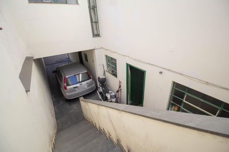 Casa à venda com 146m², 4 quartos e 2 vagas Casa à venda com 146m², 4 quartos e 2 vagasEscada Externa