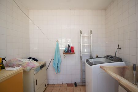 Casa à venda com 146m², 4 quartos e 2 vagas Casa à venda com 146m², 4 quartos e 2 vagasÁrea de Serviço