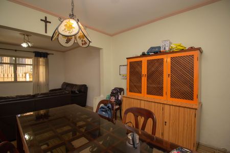 Casa à venda com 146m², 4 quartos e 2 vagas Casa à venda com 146m², 4 quartos e 2 vagasSala de Jantar