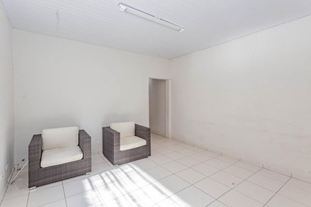 Casa à venda com 325m², 2 quartos e 4 vagasSala