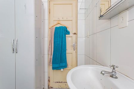 Casa à venda com 325m², 2 quartos e 4 vagasBanheiro