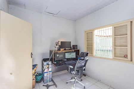 Casa à venda com 325m², 2 quartos e 4 vagasQuarto 2