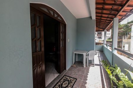 Casa de condomínio para alugar com 120m², 3 quartos e sem vagavaranda
