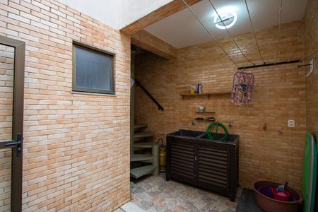 Casa à venda com 164m², 2 quartos e 1 vagaÁrea de serviço/Quintal