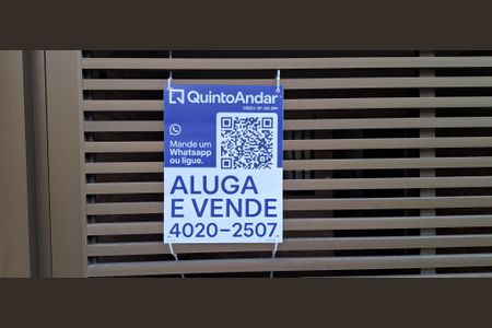 Casa à venda com 164m², 2 quartos e 1 vagaPlaquinha instalada na fachada