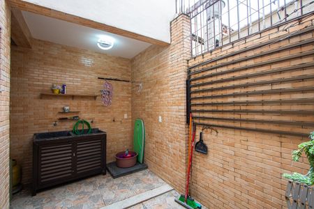 Casa à venda com 164m², 2 quartos e 1 vagaÁrea de serviço/Quintal