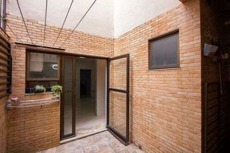 Casa à venda com 164m², 2 quartos e 1 vagaÁrea de serviço/Quintal