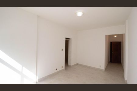 Apartamento para alugar com 85m², 2 quartos e 1 vagaSala