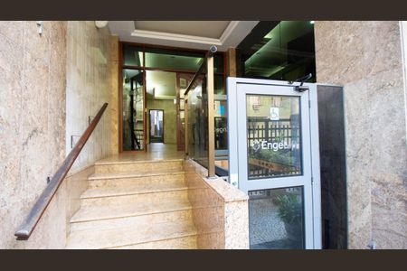 Apartamento para alugar com 85m², 2 quartos e 1 vagaFachada