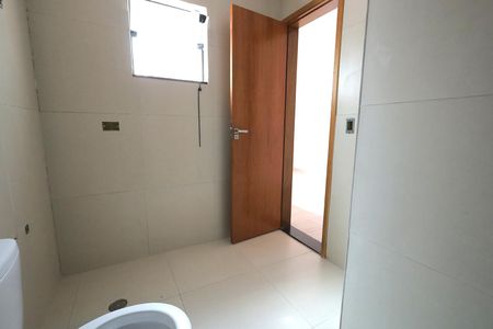 Casa à venda com 174m², 3 quartos e 2 vagasBanheiro da Suíte 2