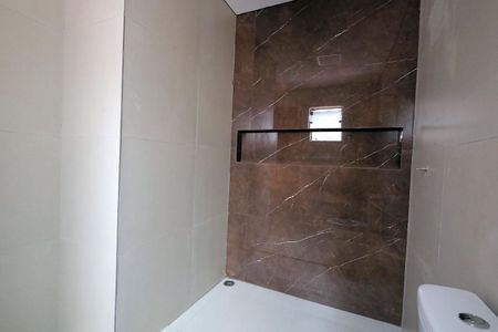 Casa à venda com 174m², 3 quartos e 2 vagasBanheiro da Suíte 2