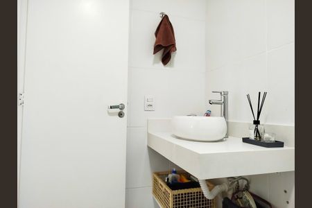 Banheiro social de apartamento à venda com 2 quartos, 63m² em Tatuapé, São Paulo