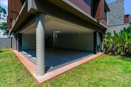Casa de condomínio à venda com 707m², 5 quartos e 6 vagas