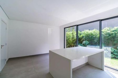 Casa de condomínio à venda com 707m², 5 quartos e 6 vagas