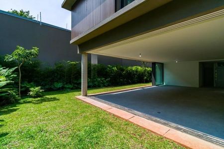 Casa de condomínio à venda com 707m², 5 quartos e 6 vagas