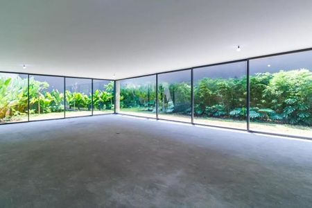 Casa de condomínio à venda com 707m², 5 quartos e 6 vagas