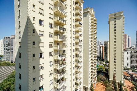 Apartamento à venda com 185m², 4 quartos e 4 vagasVista da suíte