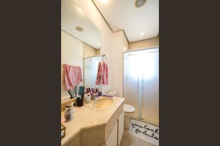 Apartamento à venda com 185m², 4 quartos e 4 vagasBanheiro da suíte 03