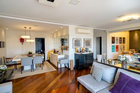 Apartamento à venda com 185m², 4 quartos e 4 vagasSala