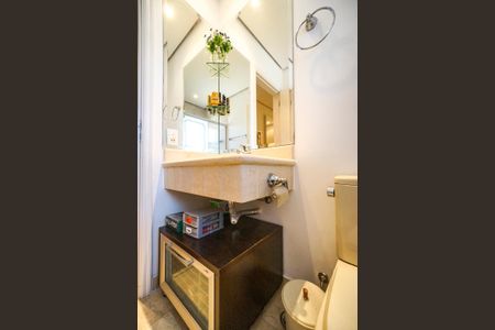 Apartamento à venda com 185m², 4 quartos e 4 vagasBanheiro da suíte 02