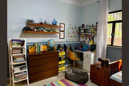 Casa à venda com 186m², 3 quartos e sem vaga