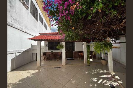 Casa à venda com 186m², 3 quartos e sem vaga