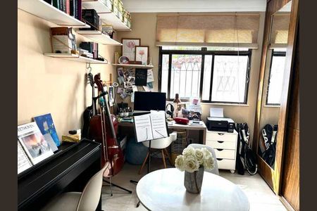 Casa à venda com 186m², 3 quartos e sem vaga