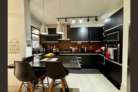 Casa à venda com 186m², 3 quartos e sem vaga