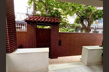 Casa à venda com 186m², 3 quartos e sem vaga