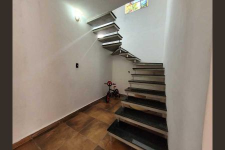 Casa à venda com 237m², 5 quartos e 2 vagas