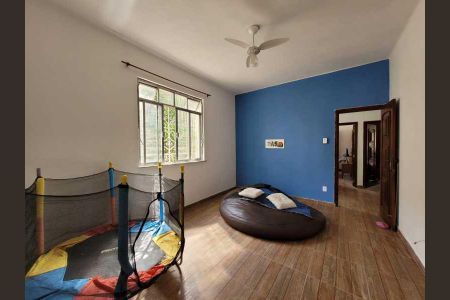 Casa à venda com 237m², 5 quartos e 2 vagas