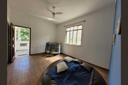 Casa à venda com 237m², 5 quartos e 2 vagas